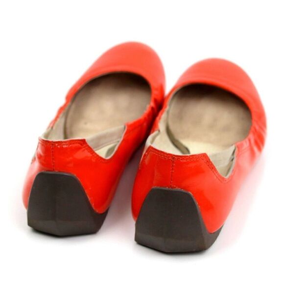 Tsubo ORANGE PATENT LEATHER FLAT BALLET SLIP ON SHOES Sz 7 US/38 - Picture 3 of 11